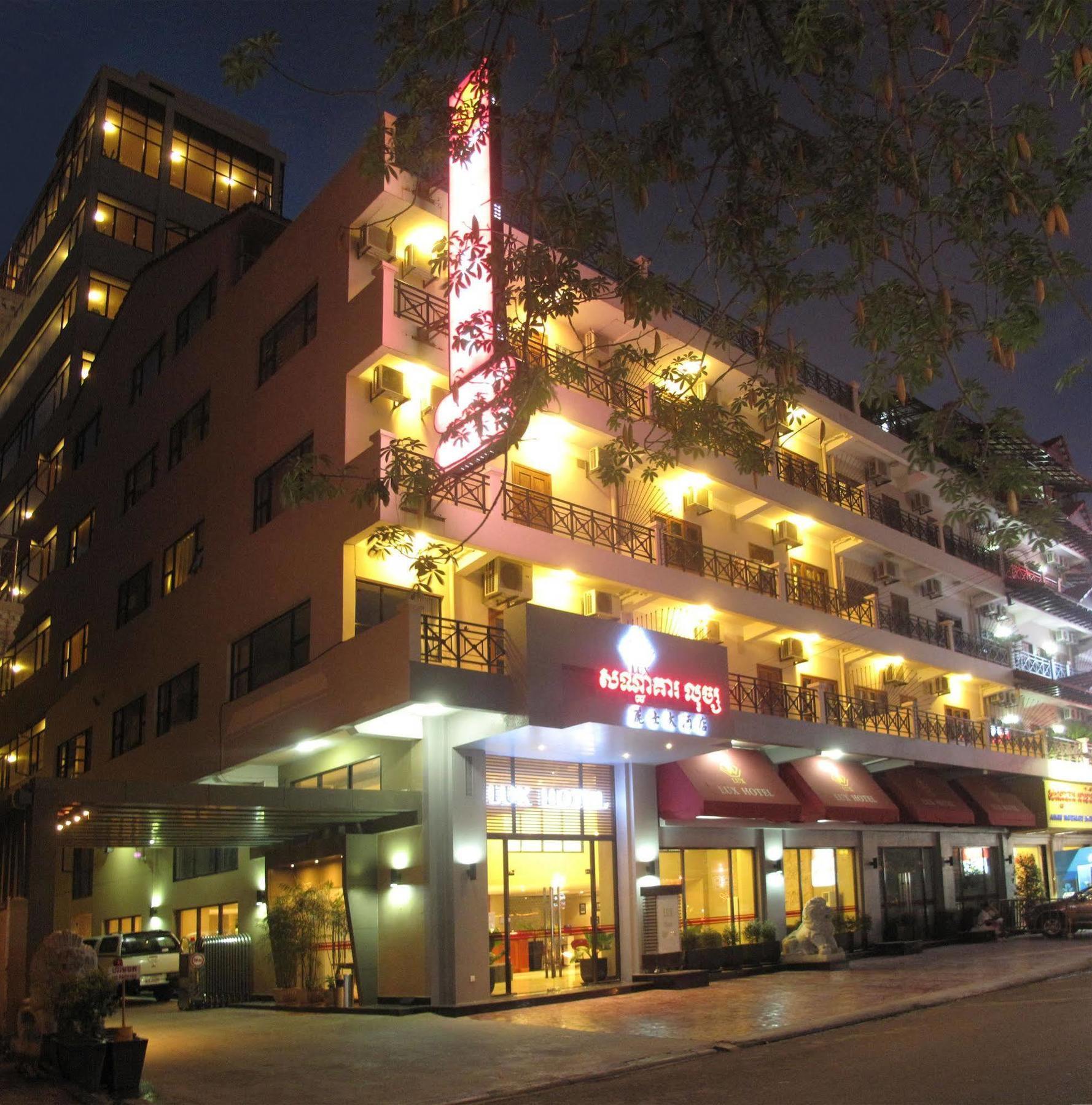 Lux Riverside Hotel & Apartment Phnom Penh Exterior foto